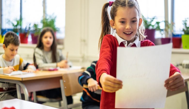 Boletim escolar: o que considerar ao fazer sua emissão?