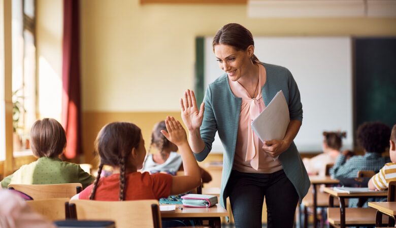 Como avaliar as atividades pedagógicas dos professores da escola?